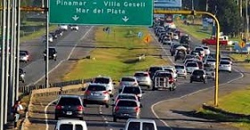 Más de 2000 autos por hora viajan hacia la Costa Atlántica