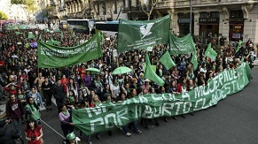 Médicos y funcionarios se oponen a la despenalización del aborto.