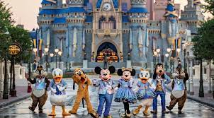 Disney World cumple 50 años:  y se festaja magestuosamente ante los ojos del mundo.