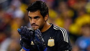Sergio Romero se queda sin Mundial por una lesión