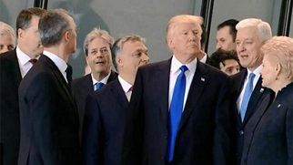 Trump empujó a un ministro en una cumbre de la OTAN
