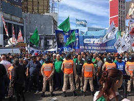 Tensión en Puente Pueyrredón la Prefectura y Policía bloquean los accesos a Capital Federal.
