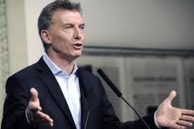 Macri firma decreto por bono de $ 5.000