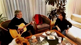 Alberto Fernández recibió a Natalia De la Sota y cantaron a dúo