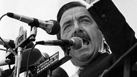 Homenaje a Raúl Alfonsín .