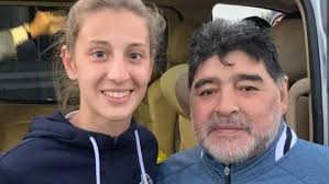 Maradona y un reconocimiento a Lucía Guiñazú