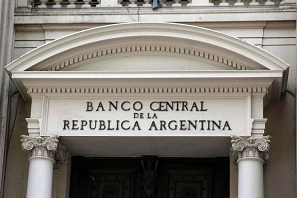 El Banco Central superó por primera vez los US$ 3.000 millones en compras en un mes