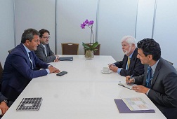 Sergio Massa se reunió con un asesor de Joe Biden en Panamá