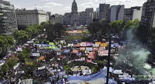 Los alumnos de universidades en tensa vigilia  ante lo que se trata hoy.