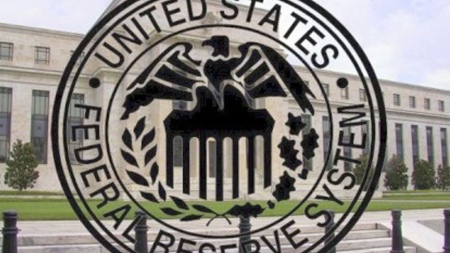 Crisis bancaria: La FED deberá definir esta semana un nuevo ajuste en la tasa de interés -