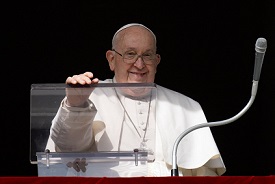 El papa Francisco recibió documentos sobre la sepultura de la monja que le salvó la vida en su juventud