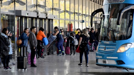 Récord: Casi 620 mil turistas no residentes visitaron la Argentina durante abril