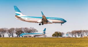 Aerolíneas Argentinas y los gremios llegaron a un preacuerdo: los detalles del trato